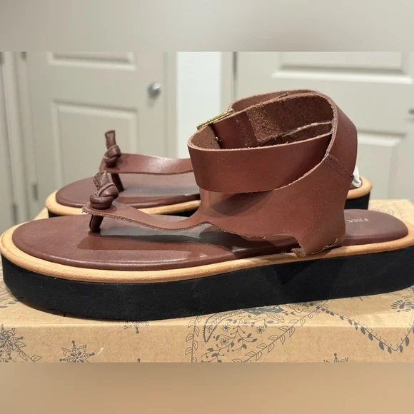 NWT Free People Hazel Flatform Sandals 9 Coconut Shell Brown Leather Toe Post - Picture 8 of 15